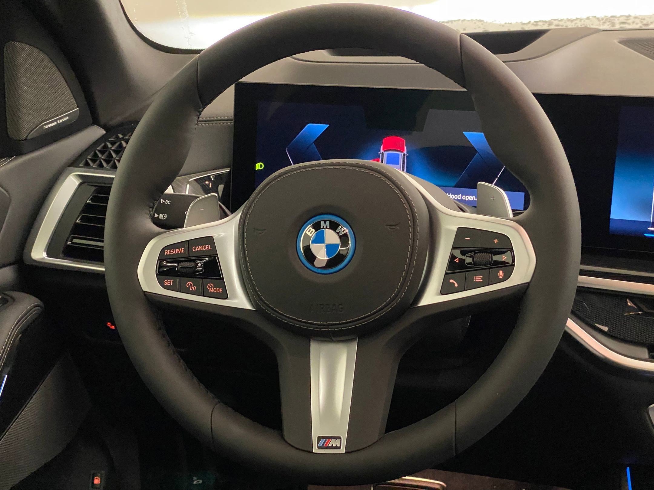 Used 2026 BMW X5 xDrive50e w/ M Sport Package image 16