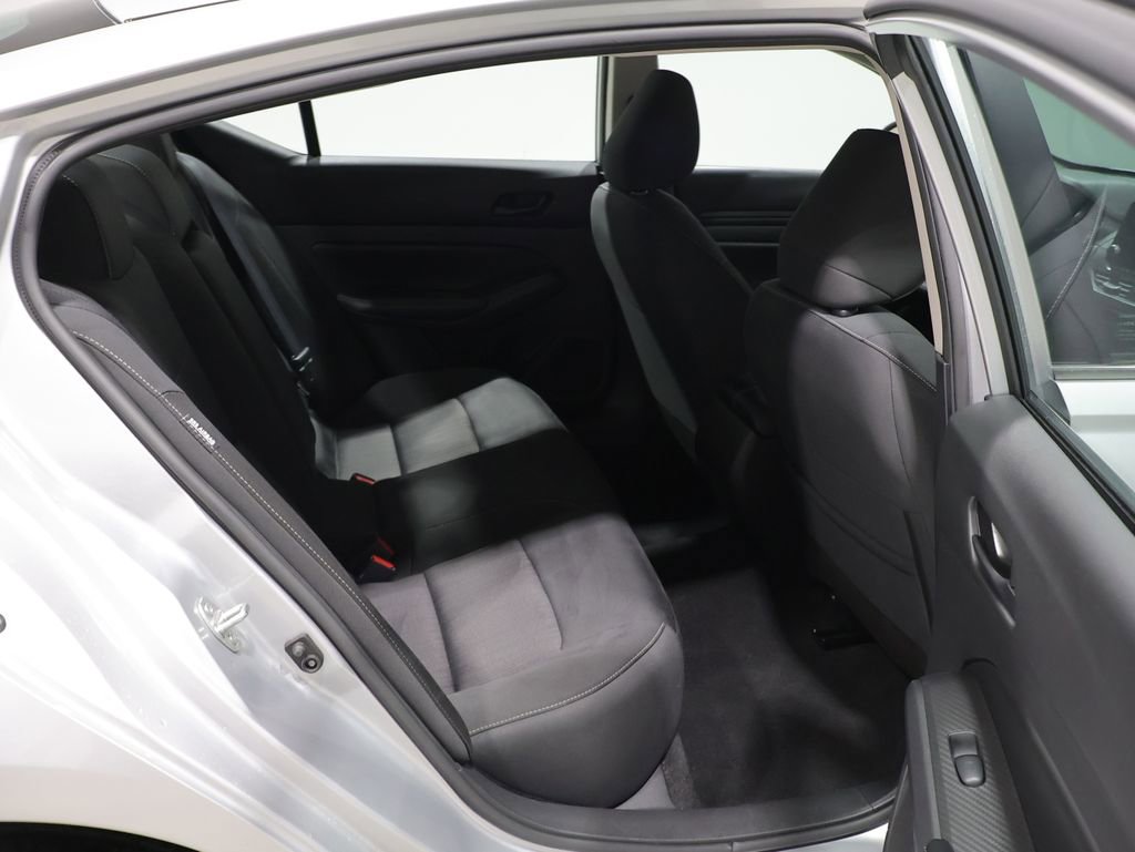 Used 2024 Nissan Altima 2.5 SV AWD/4WD image 19