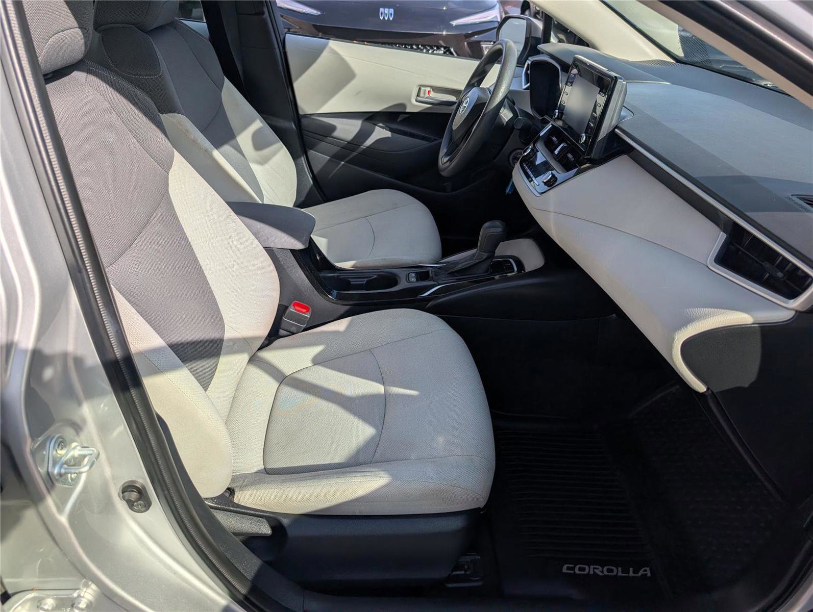 Used 2020 Toyota Corolla L image 10