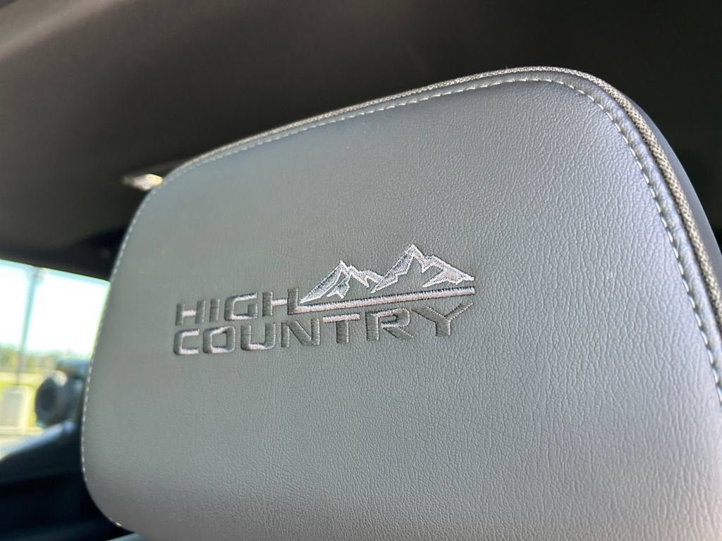 Used 2022 Chevrolet Silverado 1500 High Country w/ Technology Package AWD/4WD image 35