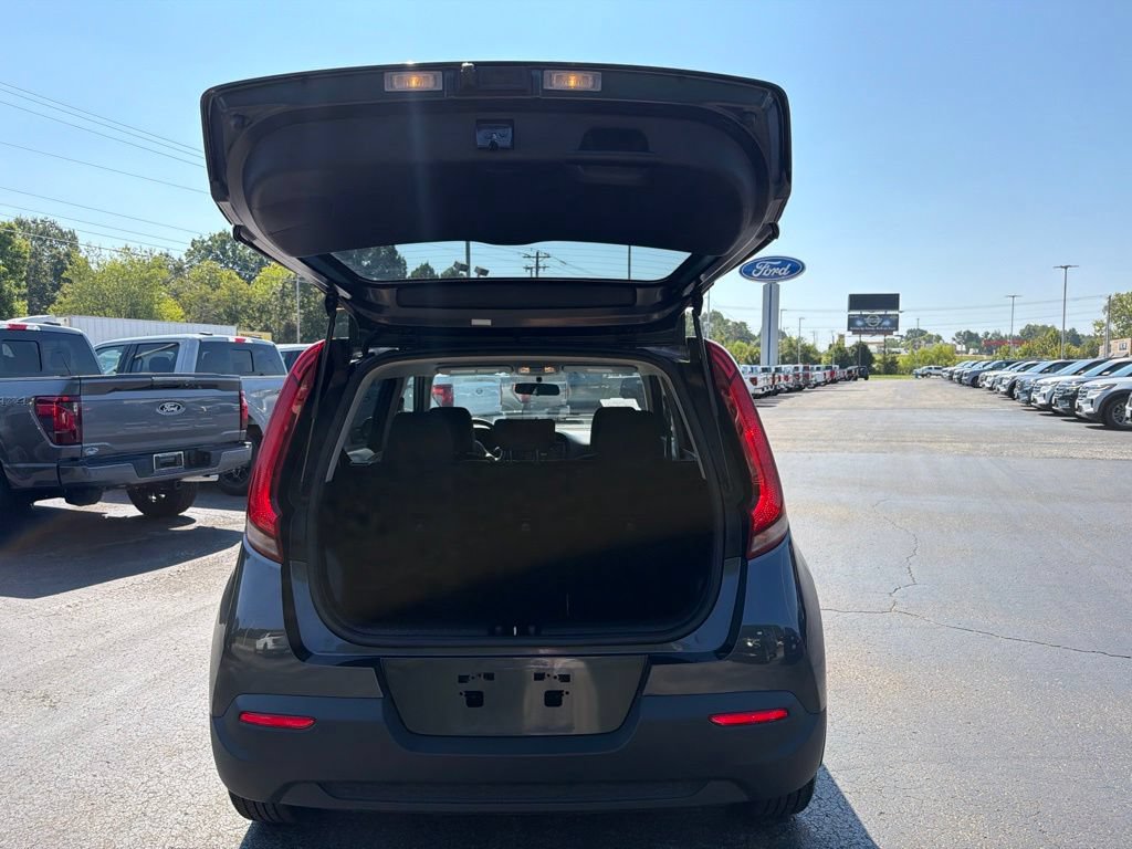 Used 2020 Kia Soul LX FWD image 11