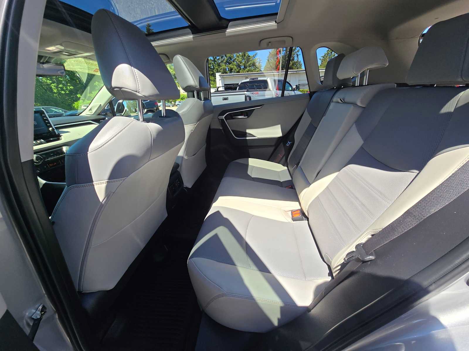 Certified 2022 Toyota RAV4 Limited AWD/4WD image 16