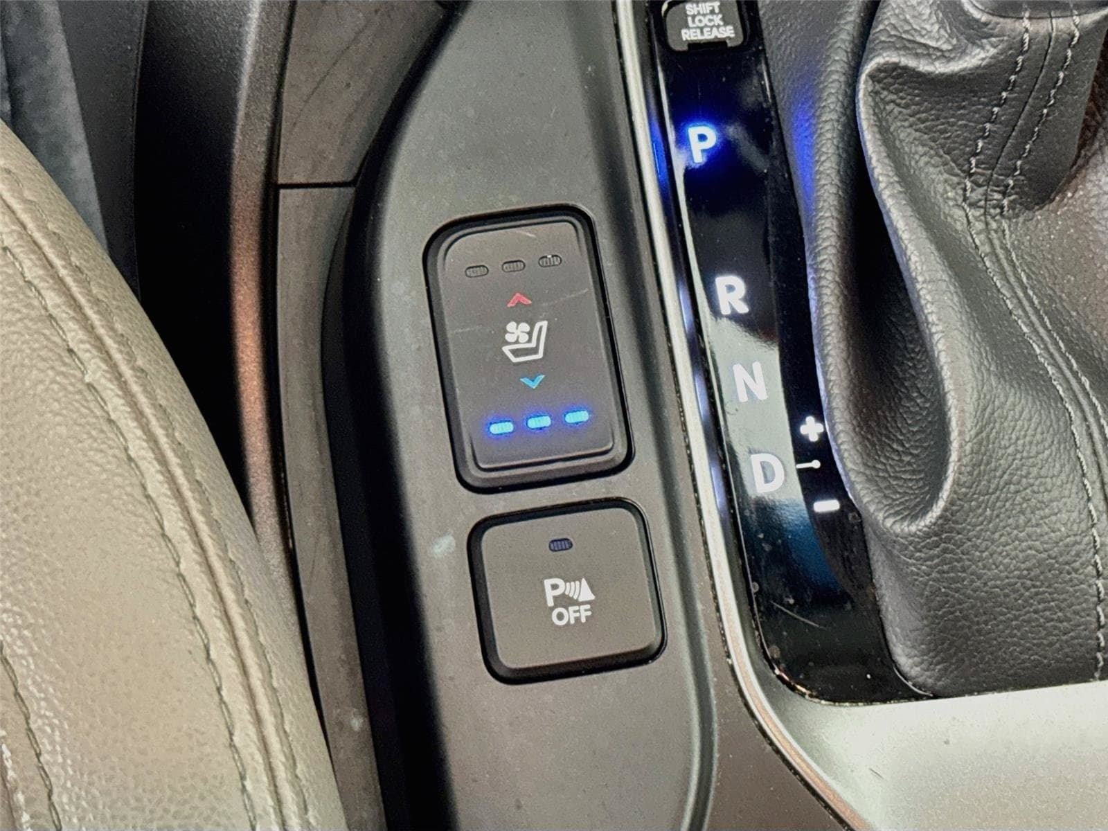 Used 2018 Hyundai Santa Fe Sport FWD image 23