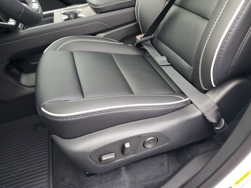 New 2026 GMC Acadia Denali w/ Super Cruise Package image 17