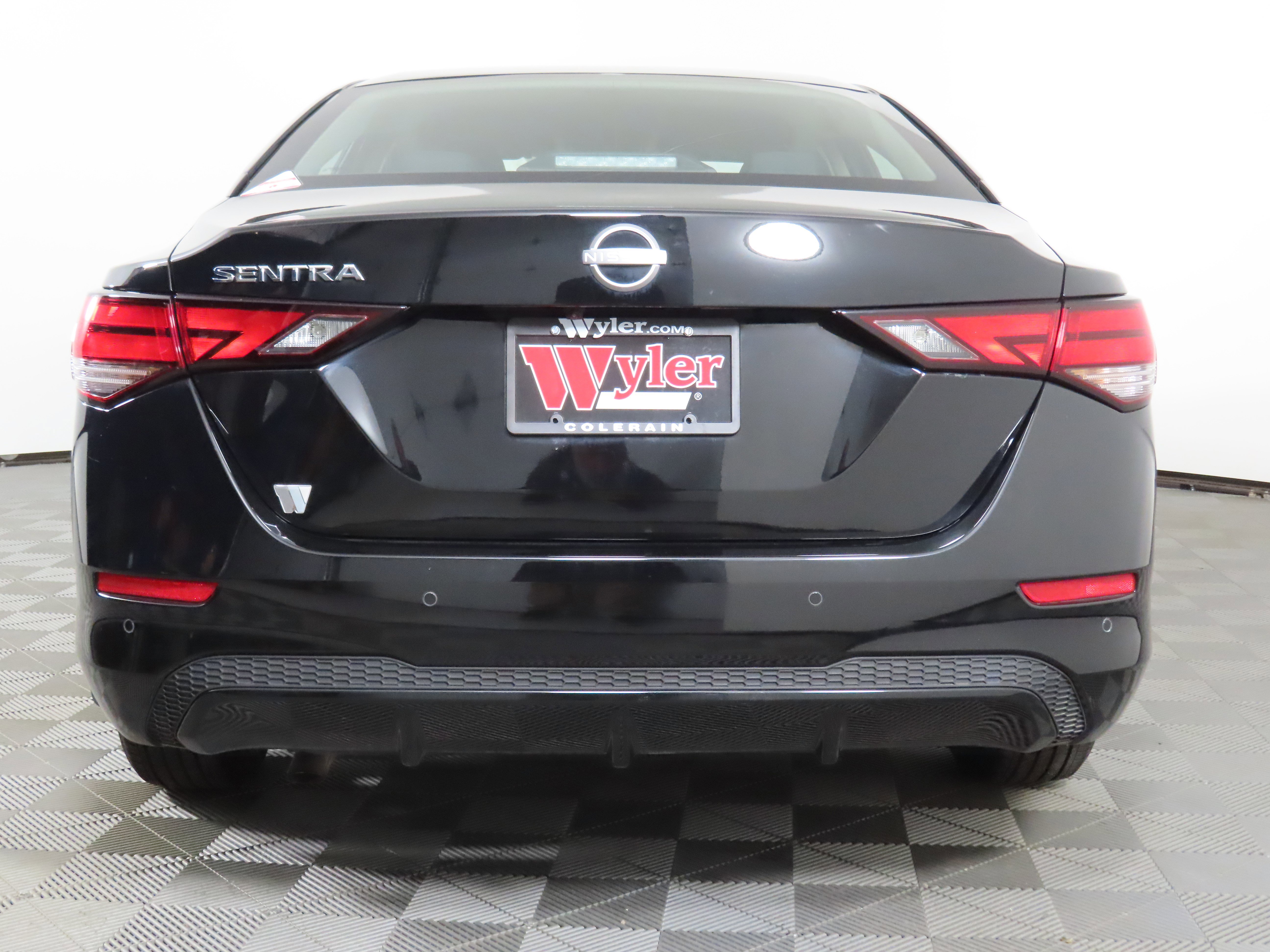 Certified 2025 Nissan Sentra S image 18