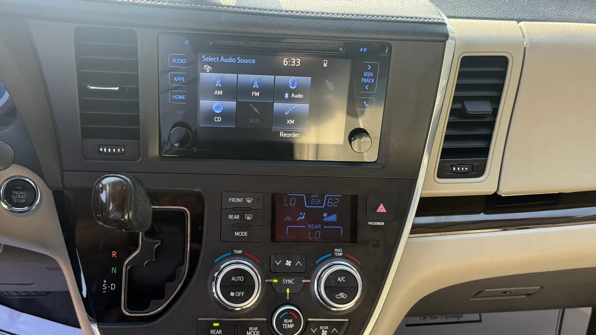 Used 2015 Toyota Sienna XLE FWD image 18