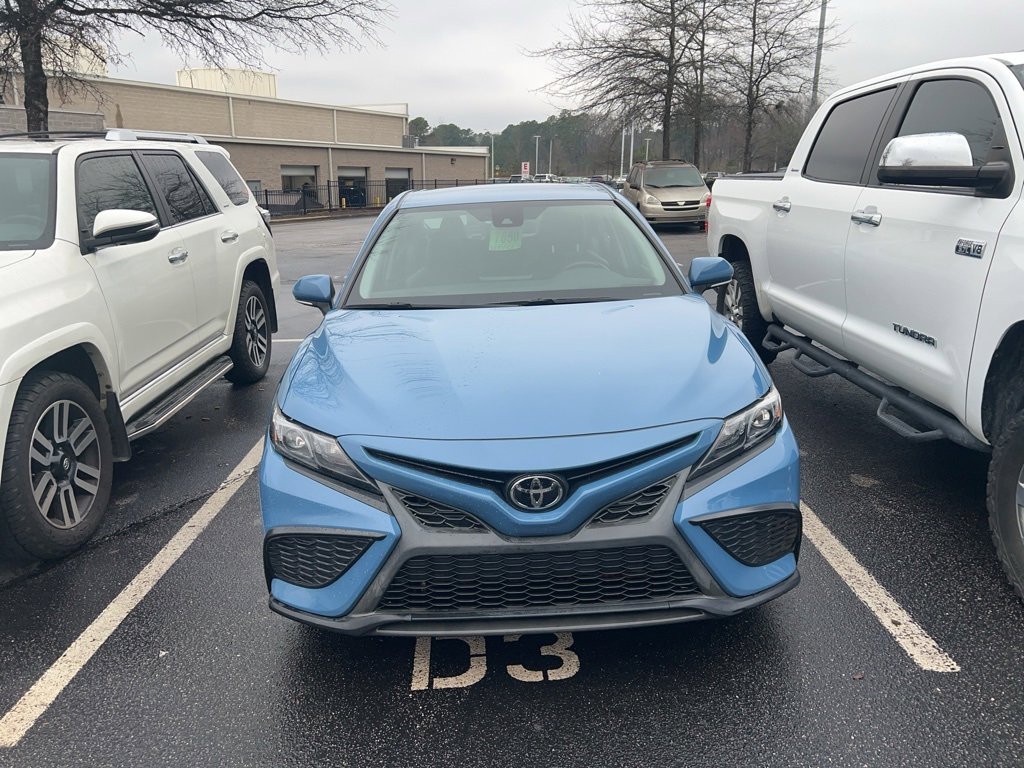 Used 2023 Toyota Camry SE image 2