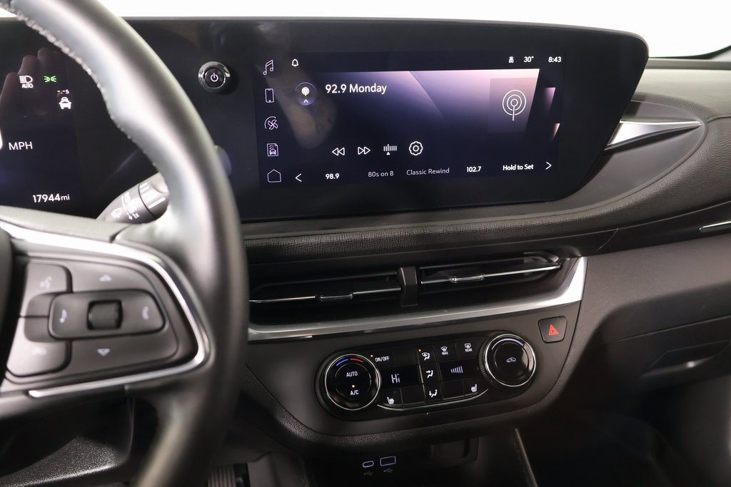 Used 2024 Buick Envista Preferred w/ Convenience I Package image 5