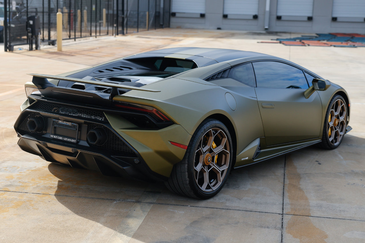 Used 2023 Lamborghini Huracan Tecnica image 13