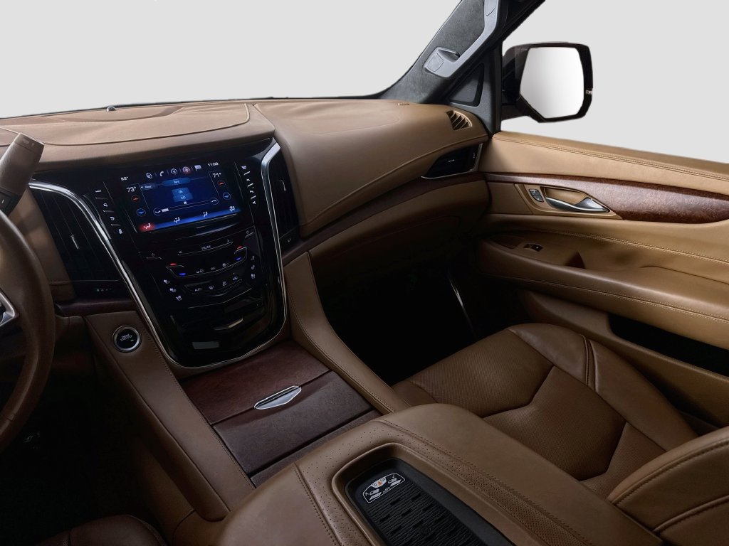 Used 2017 Cadillac Escalade Platinum AWD/4WD image 30