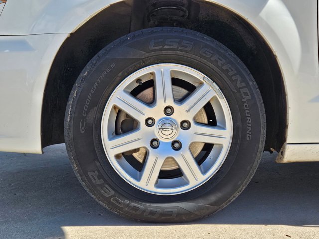 Used 2012 Chrysler Town & Country Touring image 23