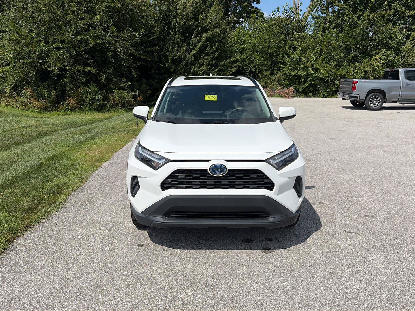 Used 2022 Toyota RAV4 XLE w/ Convenience Package AWD/4WD image 8