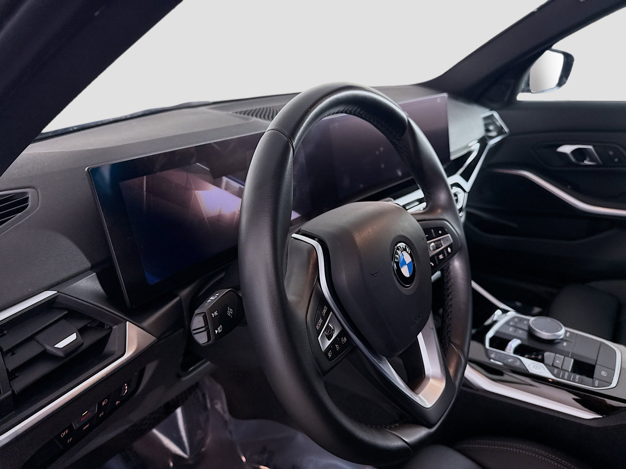 Used 2024 BMW 330i Sedan w/ Convenience Package image 23