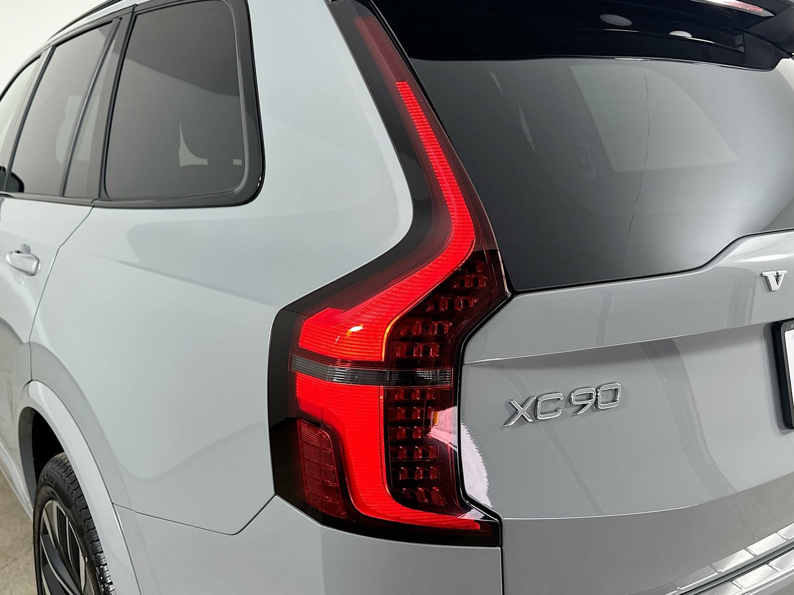 New 2026 Volvo XC90 B6 Ultra w/ Protection Package Premier AWD/4WD image 12