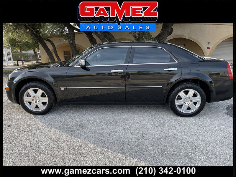 Used 2005 Chrysler 300 C w/ Protection Group II image 1