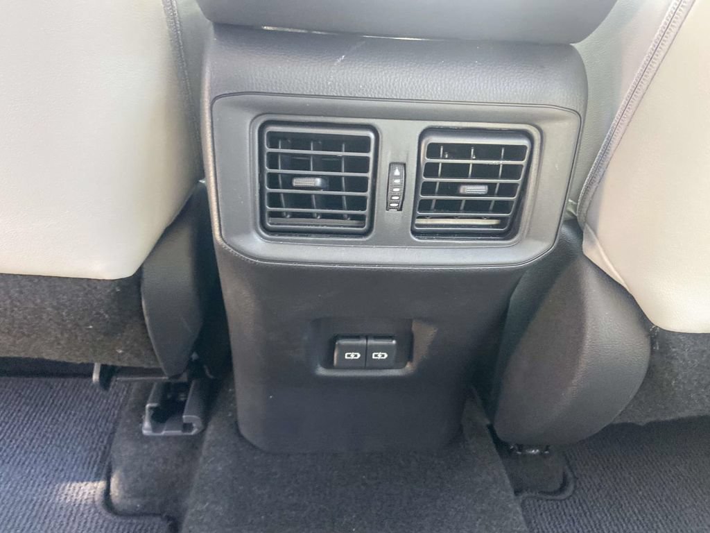 Used 2025 Toyota RAV4 XLE Premium FWD image 20