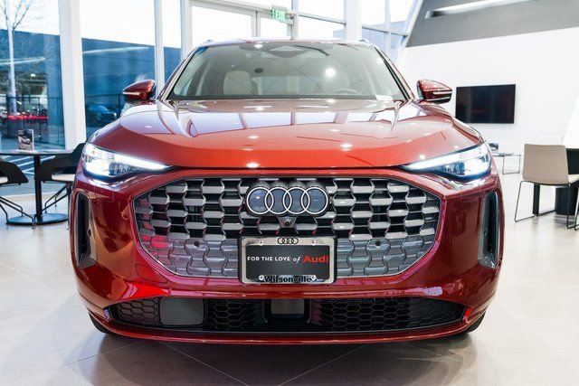 Used 2025 Audi Q5 Premium Plus image 2