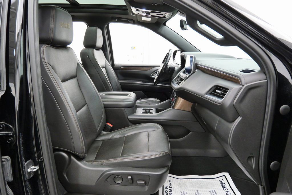 Used 2021 Chevrolet Suburban High Country w/ Premium Package image 16