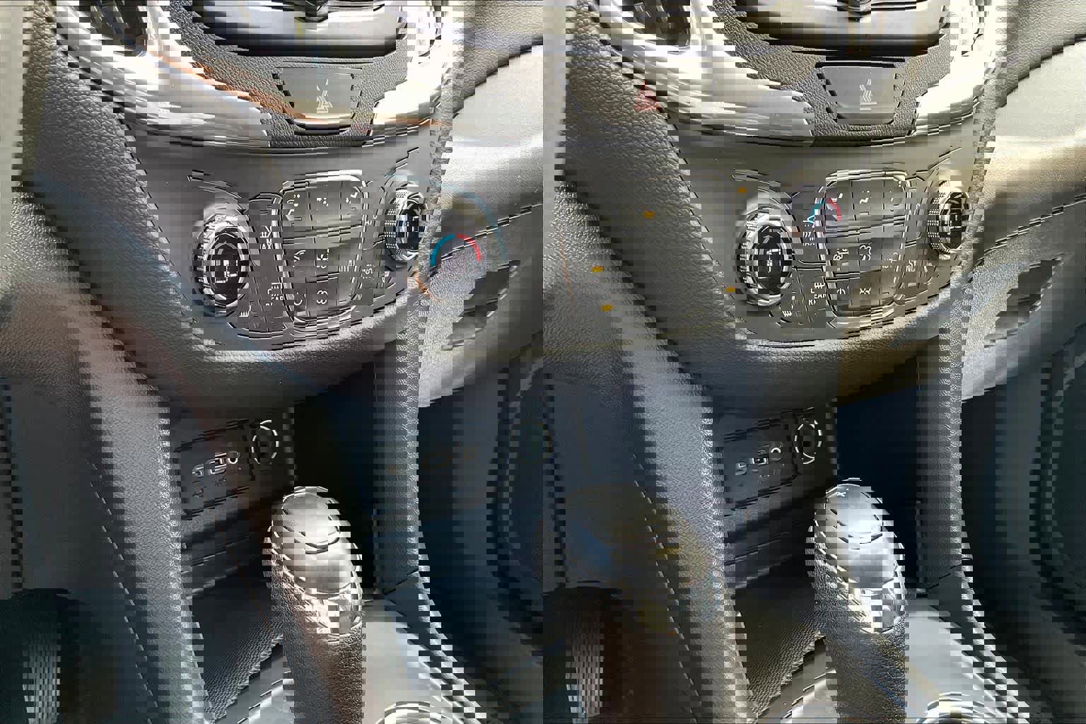 Used 2021 Chevrolet Equinox LT image 31