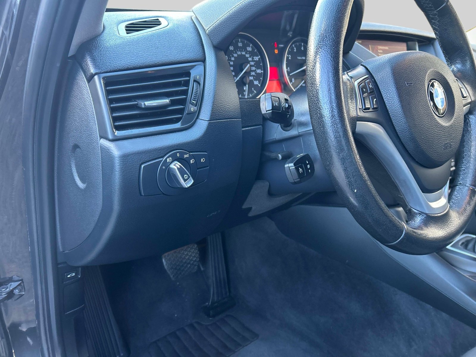 Used 2015 BMW X1 sDrive28i RWD image 19