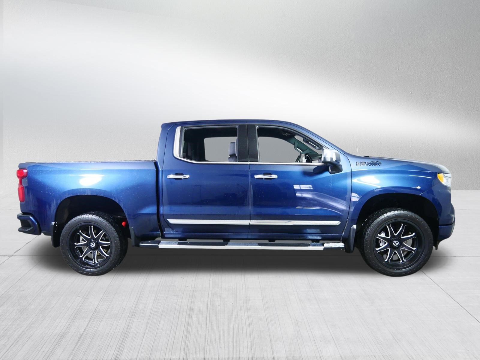 Used 2023 Chevrolet Silverado 1500 High Country w/ Technology Package image 8