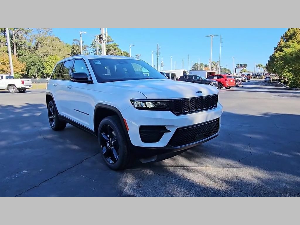 New 2025 Jeep Grand Cherokee Altitude RWD image 38