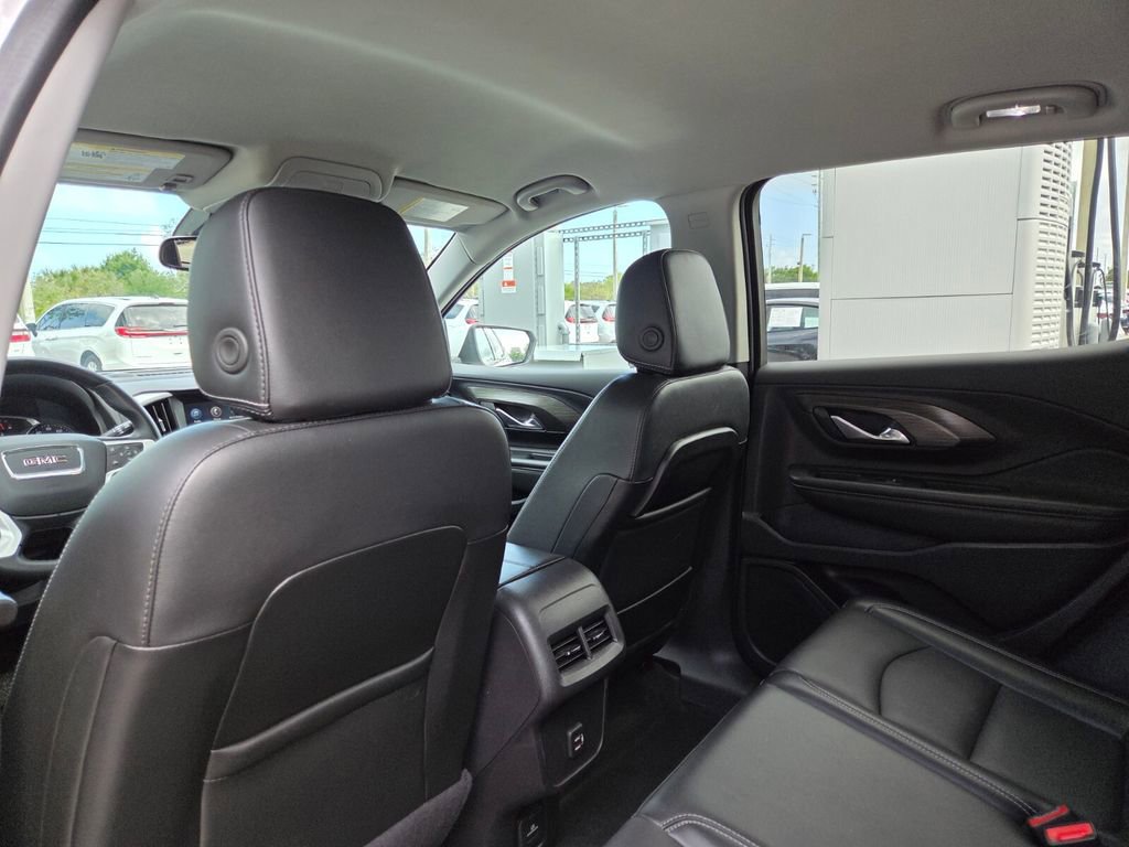 Used 2024 GMC Terrain SLT image 19