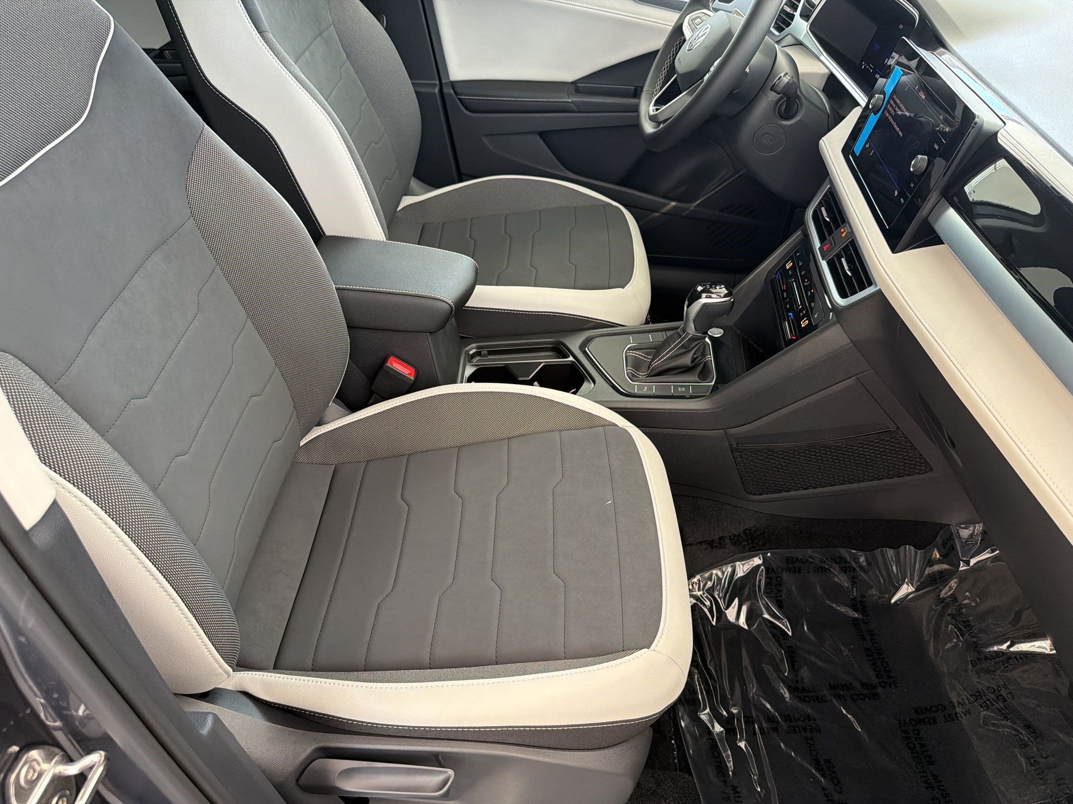New 2026 Volkswagen Taos SE FWD image 22