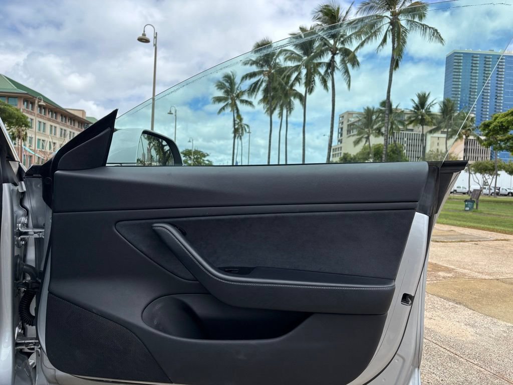 Used 2018 Tesla Model 3 Mid Range RWD image 15