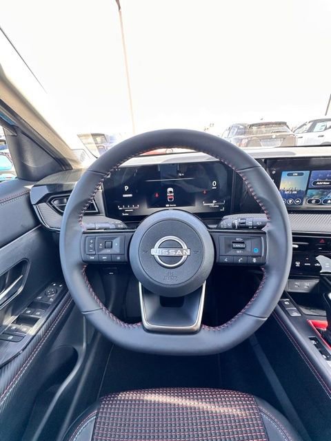 New 2025 Nissan Kicks SR image 14