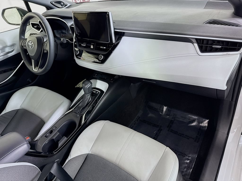Certified 2025 Toyota Corolla XSE FWD image 30