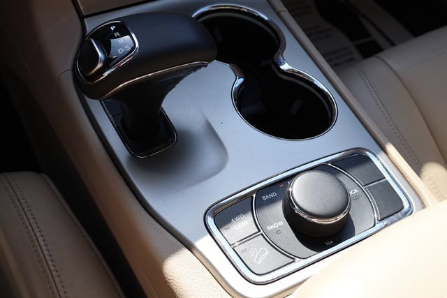 Used 2015 Jeep Grand Cherokee Limited AWD/4WD image 14