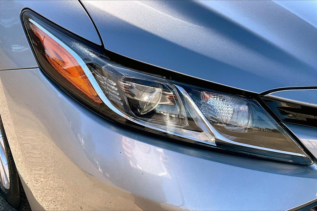 Used 2018 Toyota Camry LE FWD image 27
