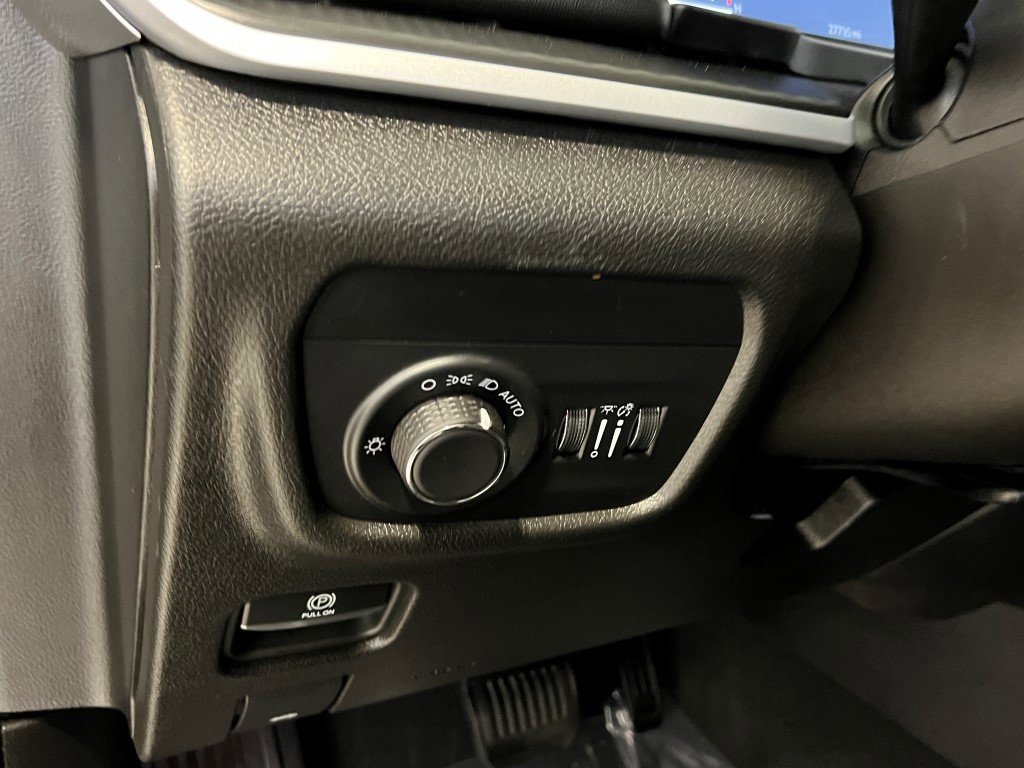 Certified 2024 Jeep Grand Cherokee L Altitude image 32