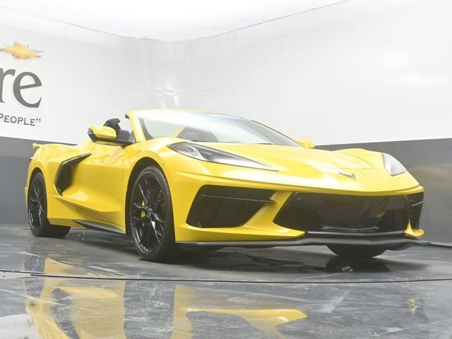 Used 2025 Chevrolet Corvette Stingray Premium Conv w/ Z51 Performance Package image 3