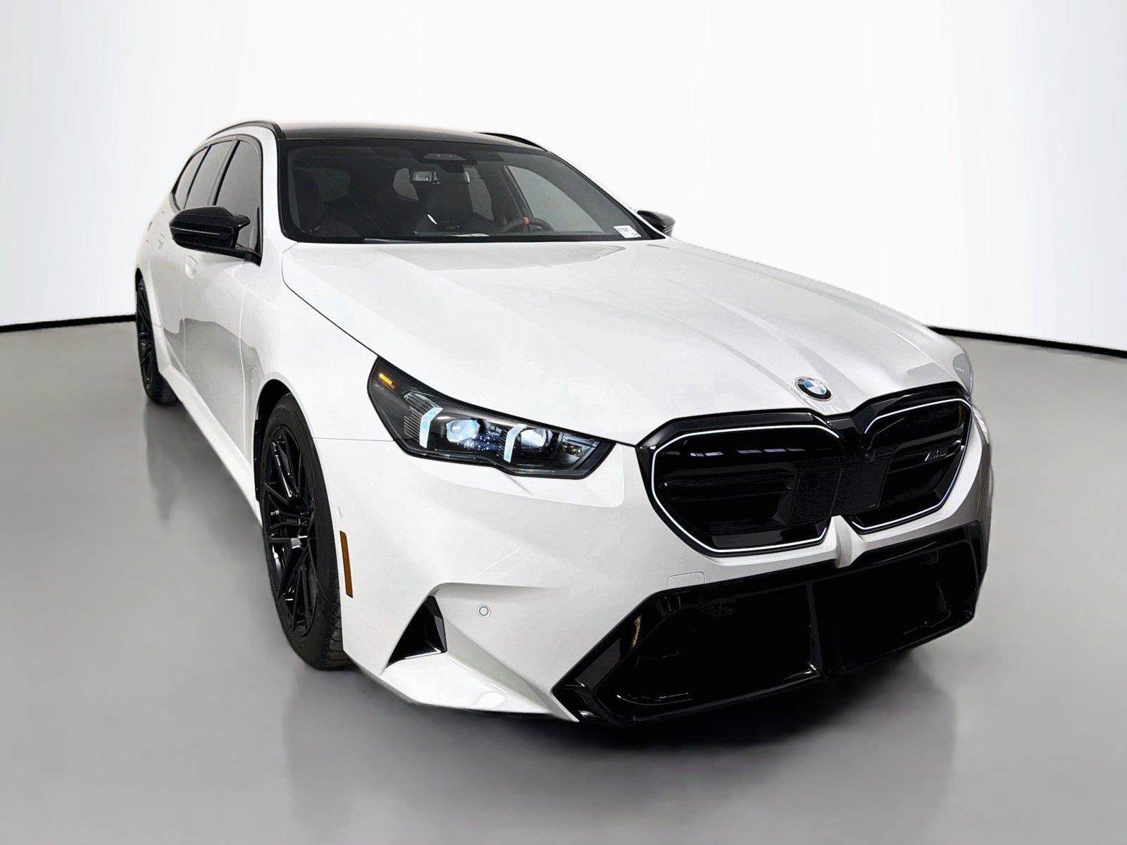 New 2027 BMW M5 Touring AWD/4WD image 3