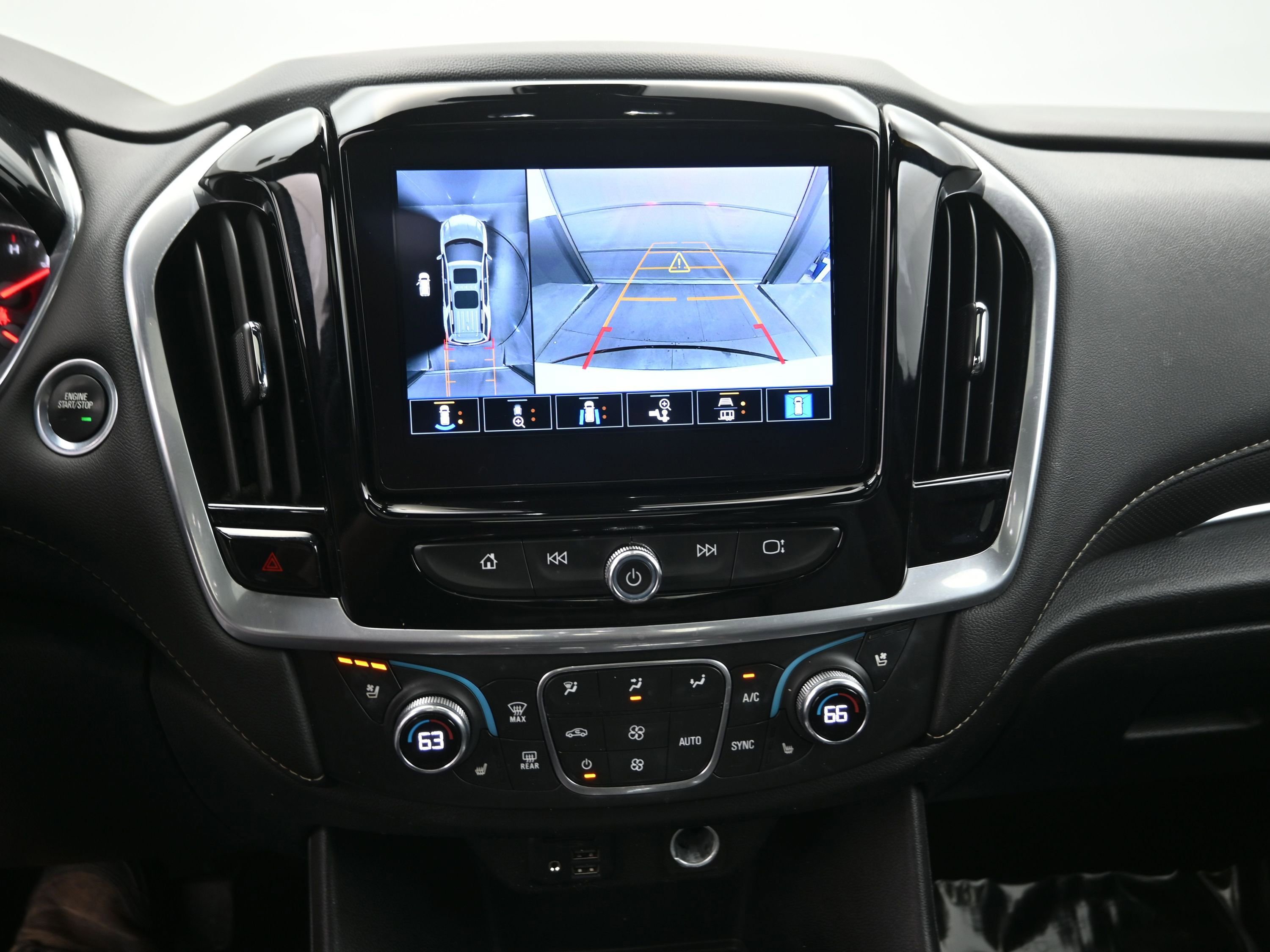 Used 2023 Chevrolet Traverse Premier image 15