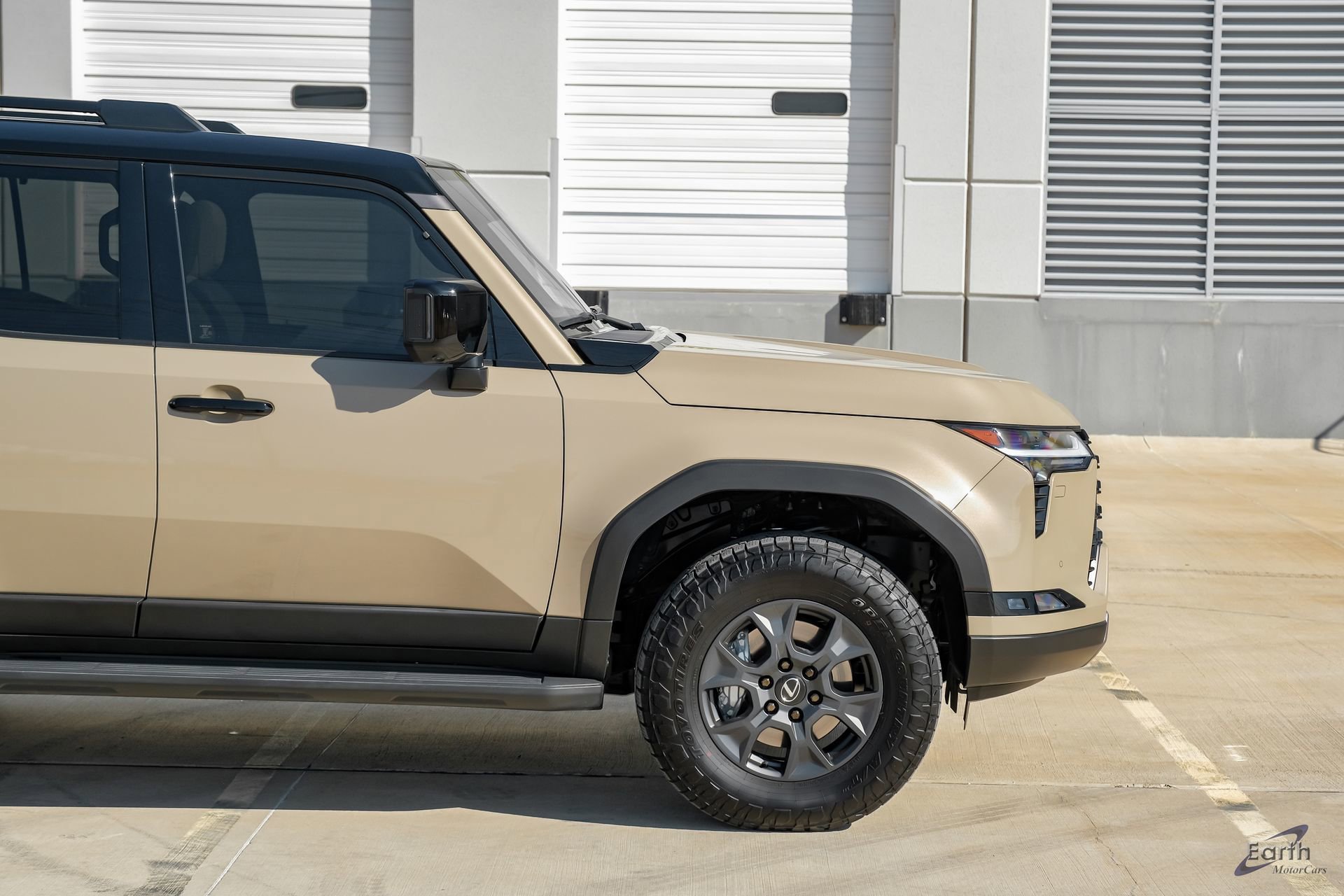 Used 2025 Lexus GX 550 w/ Accessory Package (CT) image 22