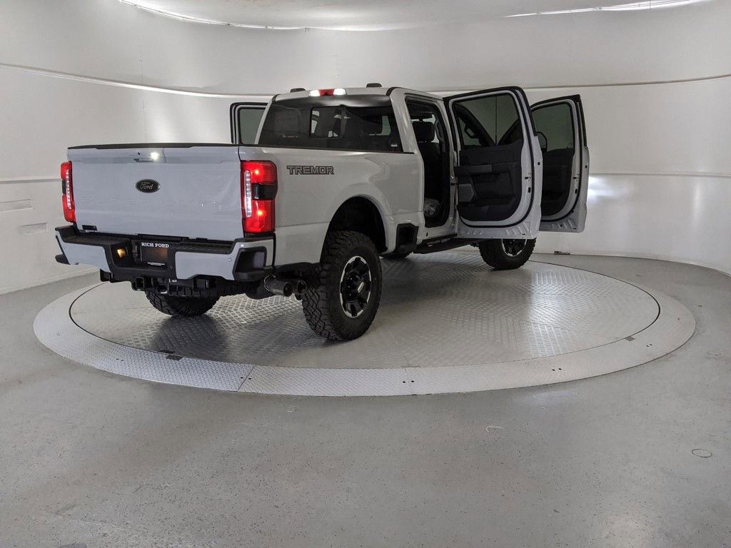 New 2025 Ford F250 Lariat w/ Lariat Ultimate Package image 9