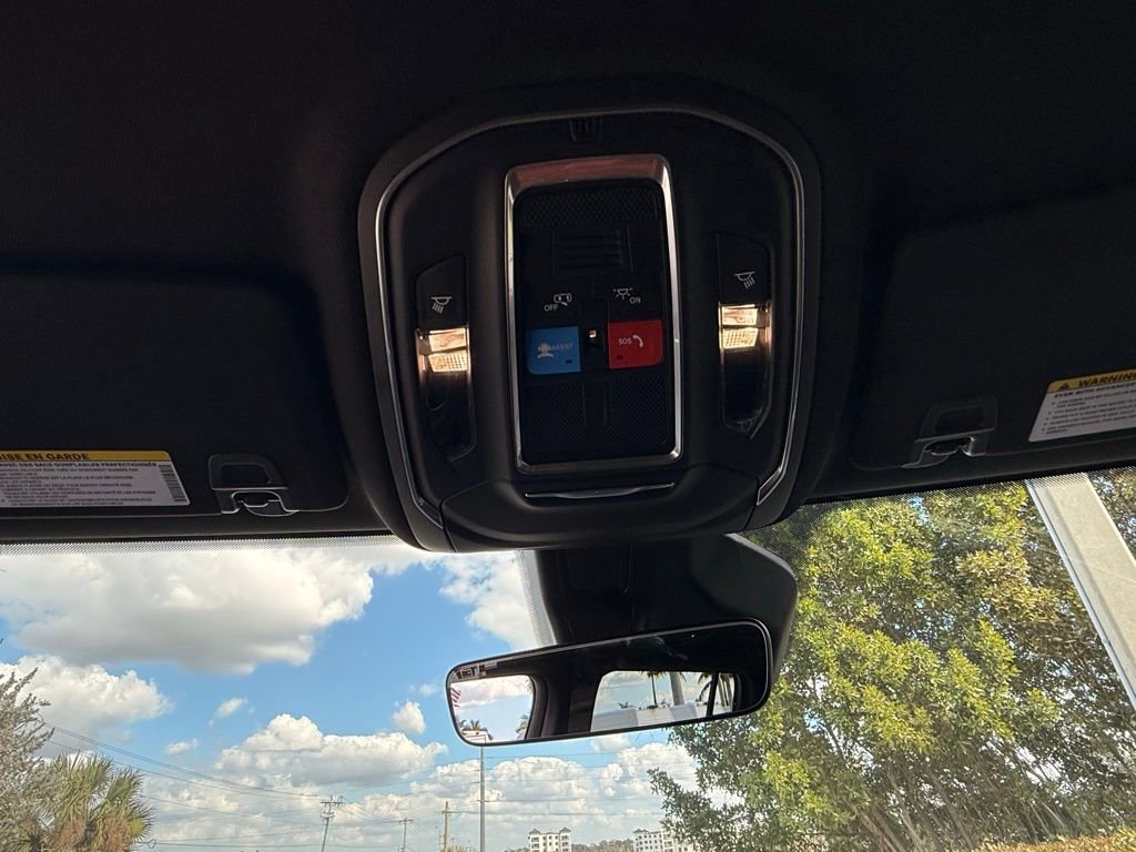 New 2026 Jeep Grand Cherokee L Laredo image 11