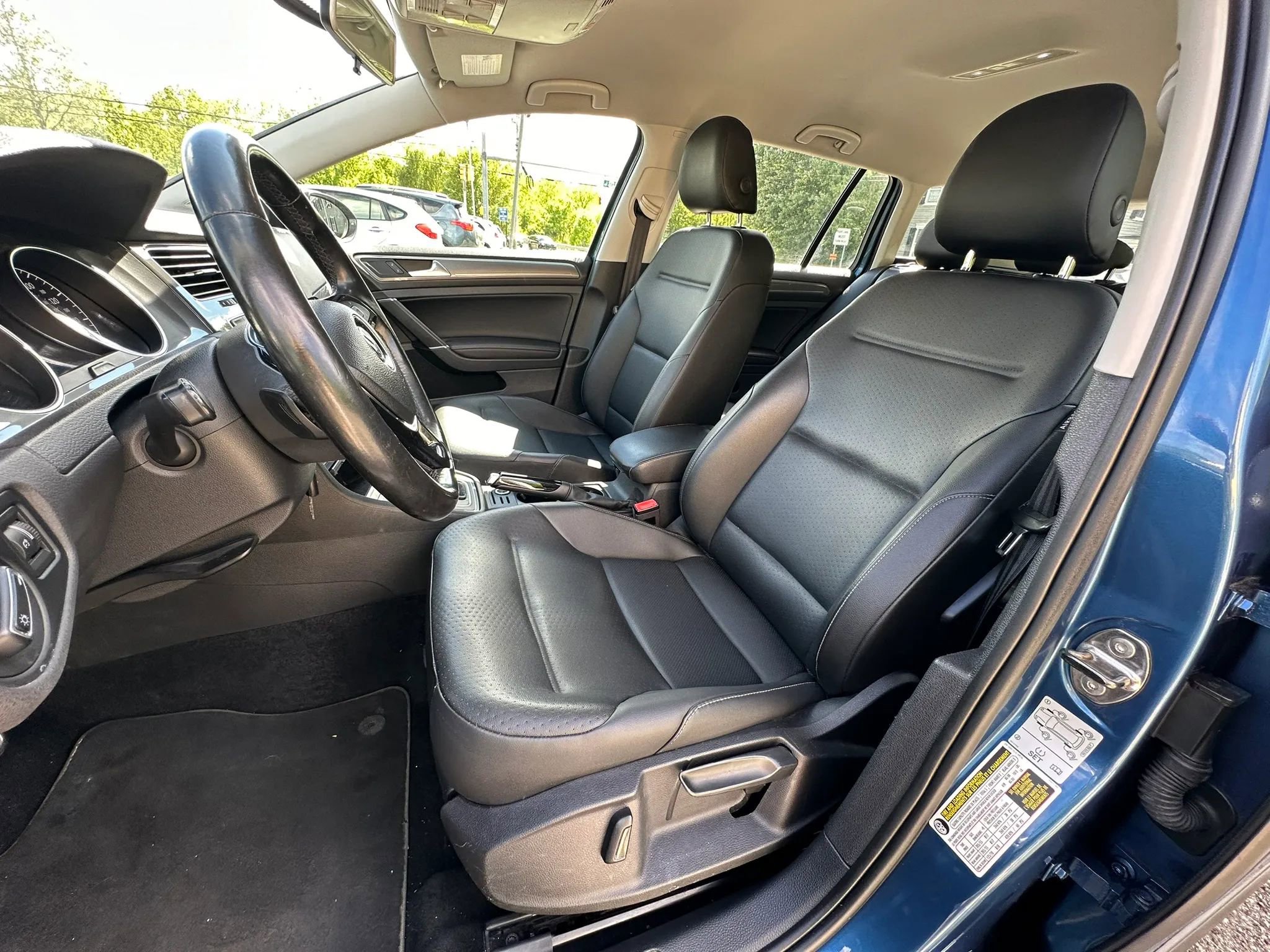 Used 2017 Volkswagen Golf Alltrack S AWD/4WD image 13
