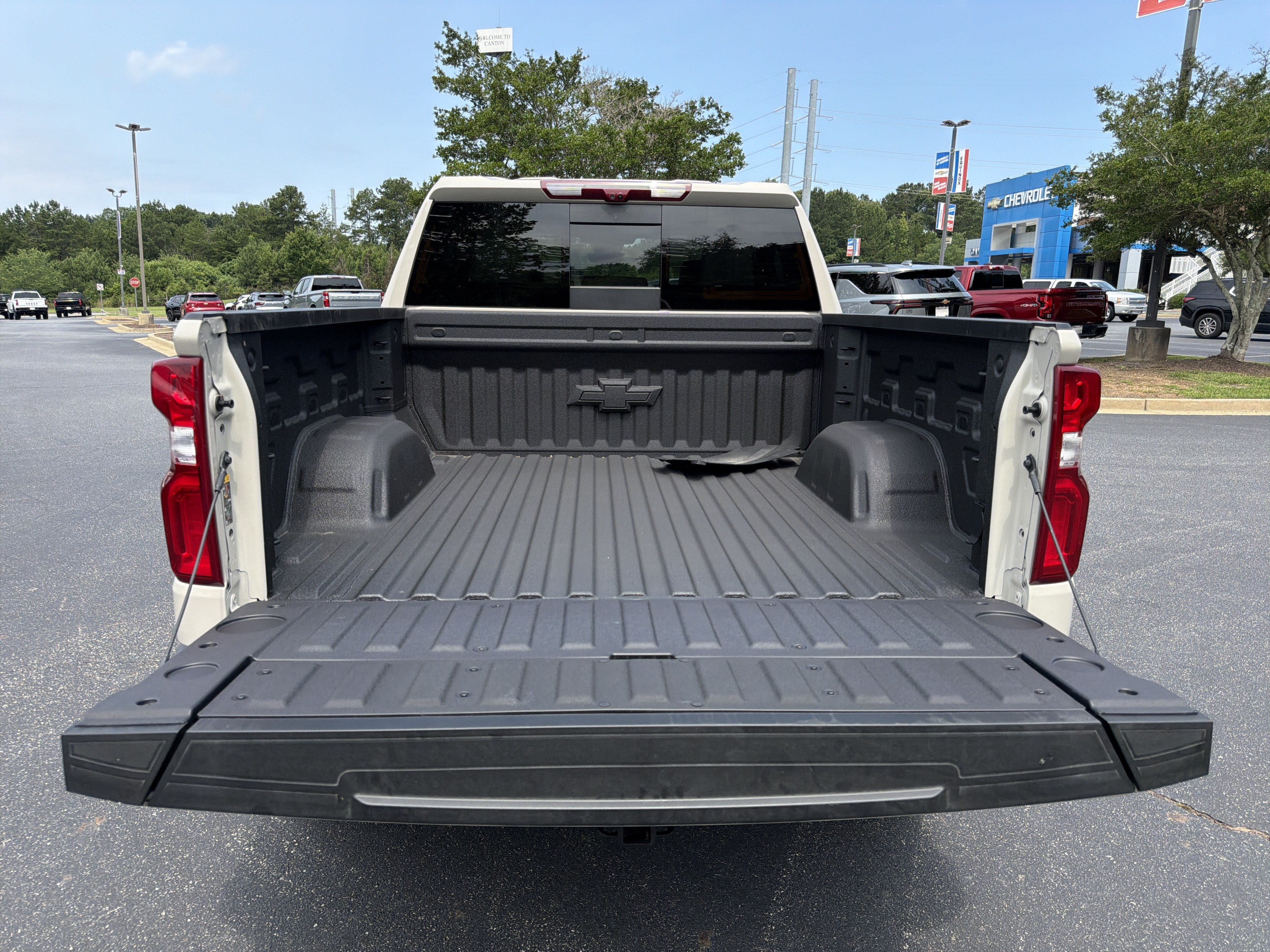 Used 2026 Chevrolet Silverado 1500 ZR2 AWD/4WD image 18