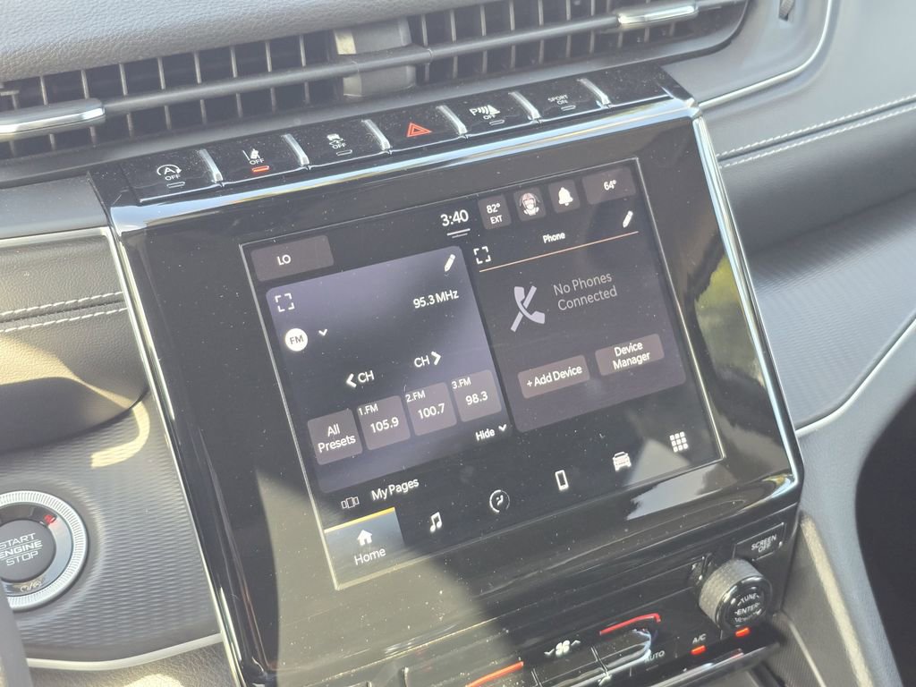 Used 2023 Jeep Grand Cherokee Laredo X image 24