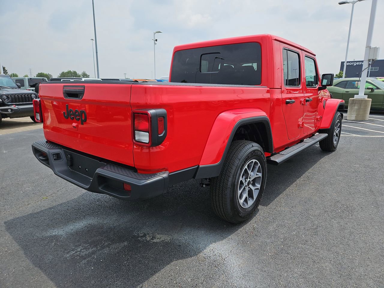 New 2025 Jeep Gladiator Sport image 7