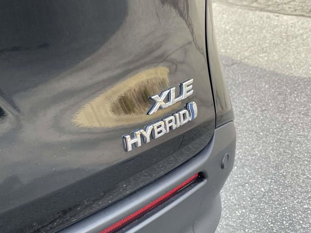 Used 2022 Toyota Sienna XLE image 12