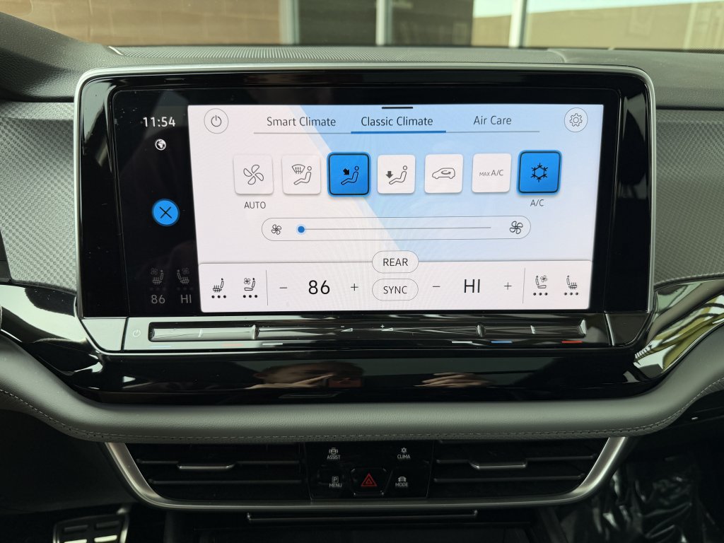 Used 2024 Volkswagen Atlas Peak Edition SEL AWD/4WD image 23