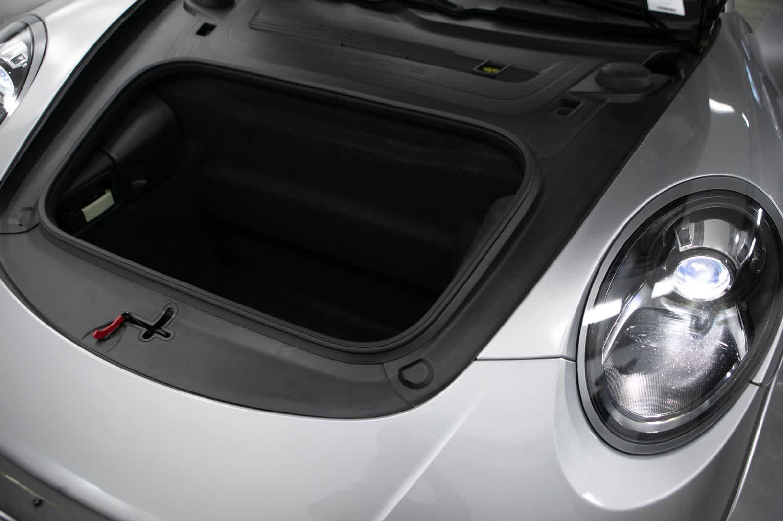 Certified 2018 Porsche 911 Targa 4S AWD/4WD image 35