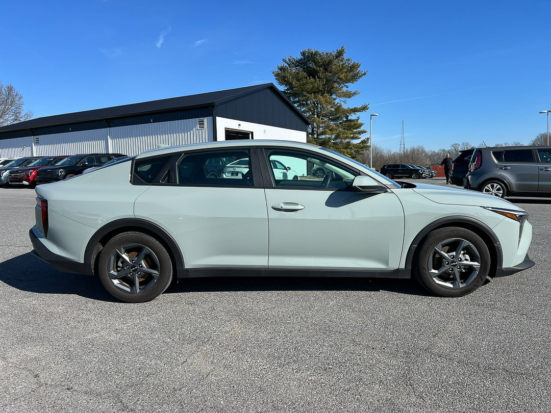 Used 2025 Kia K4 LXS image 6
