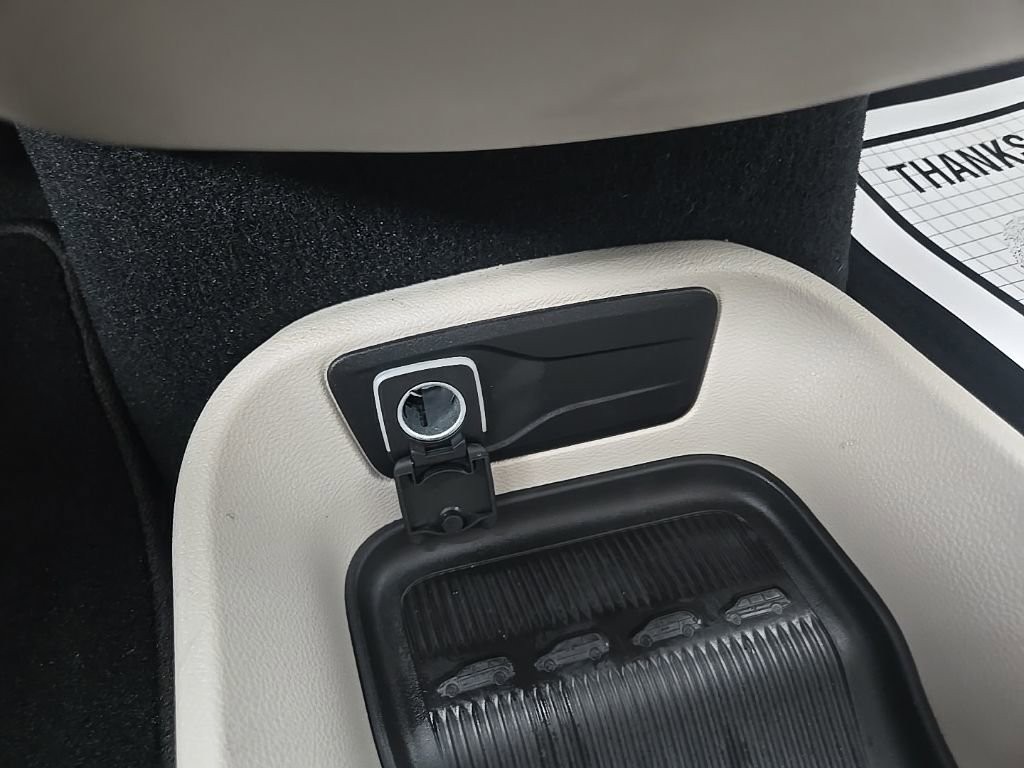 Used 2024 Chrysler Pacifica Touring-L image 56