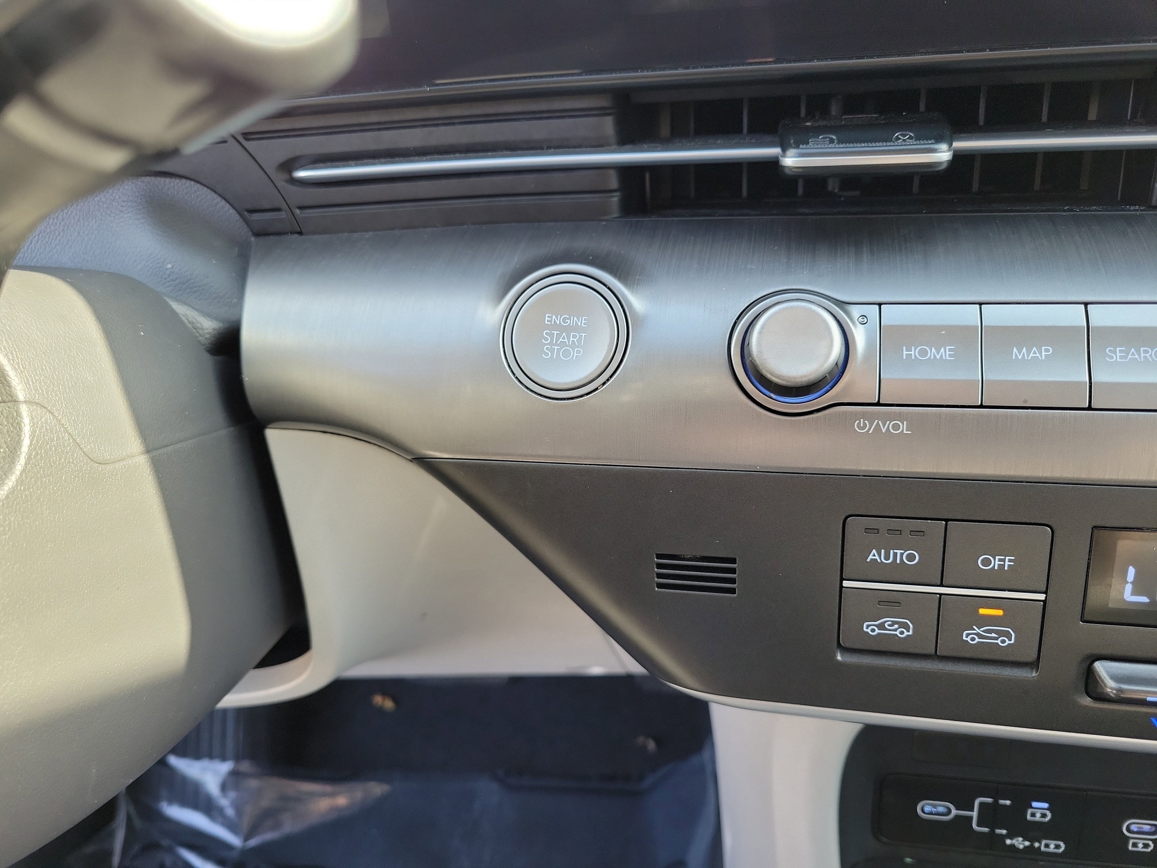 Used 2024 Hyundai Kona SEL FWD image 15